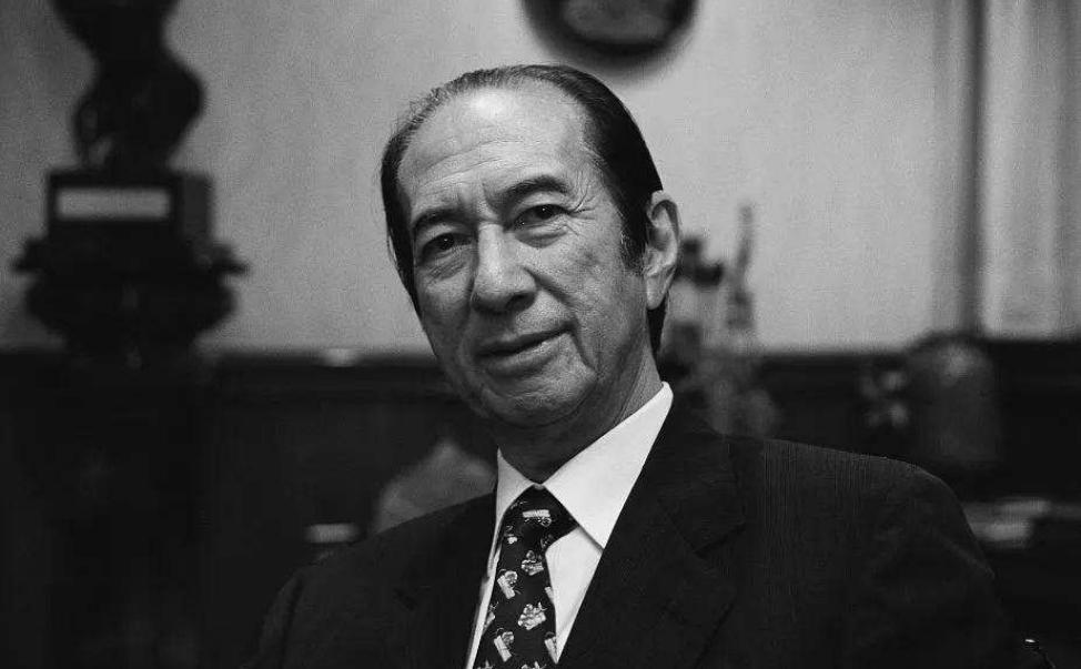 何鸿燊原配夫人黎婉华家庭背景,何鸿燊原配黎婉华惊艳旧照