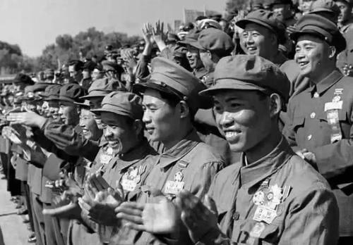 抗美援朝，奸商将带有病菌的急救包卖给志愿军，导致伤员感染截肢