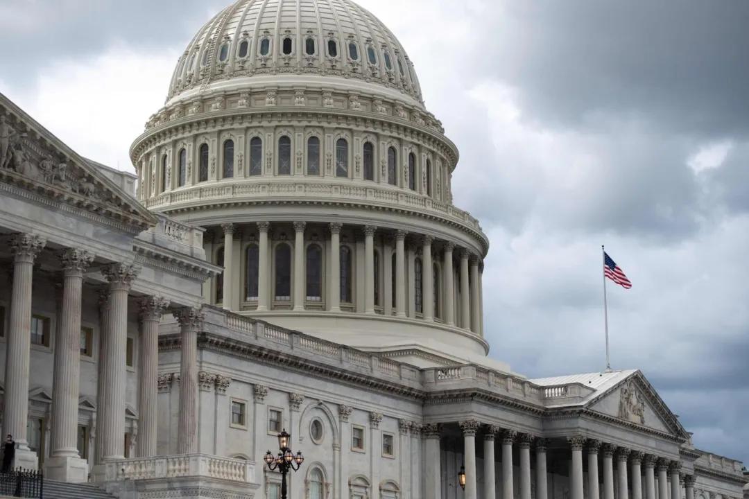 特朗普无能狂怒,特朗普受委屈的表现