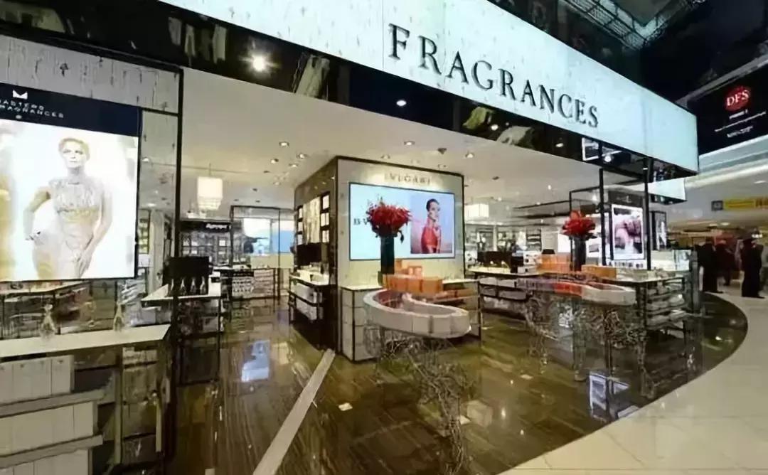 免税店买化妆品能便宜多少钱,怎样知道免税店有没有打折