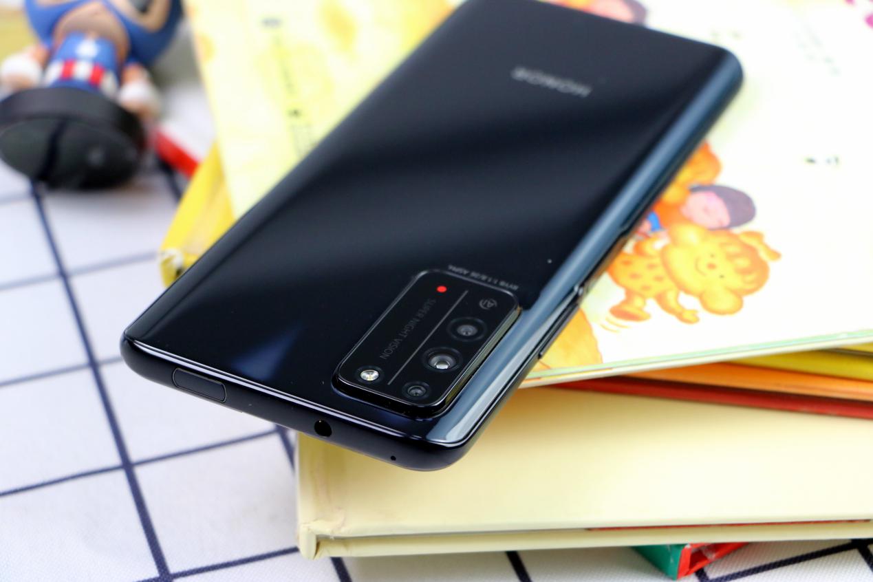 荣耀x10max和华为mate20x5g,荣耀x10测评对比华为畅享20