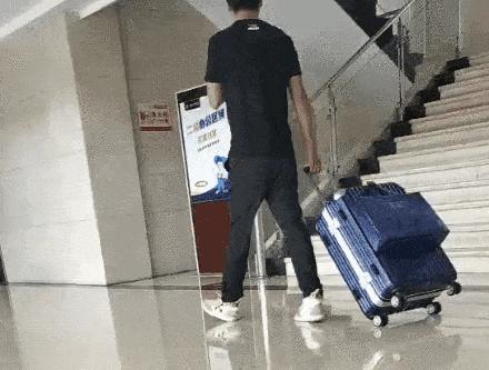 推荐一款旅游用的超级好用行李箱,又轻又抗摔的行李箱推荐