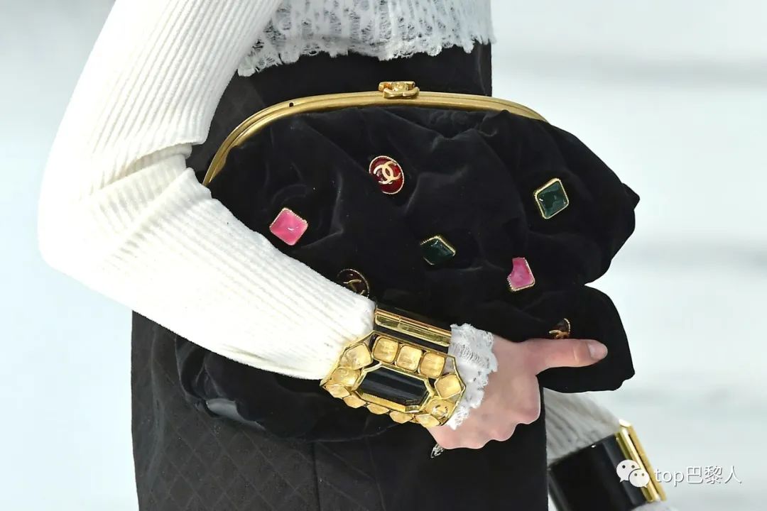 为什么香奈儿的包比lv贵,香奈儿包为什么比lv贵那么多