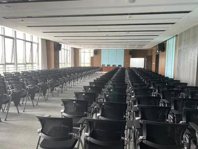 涓秴鑱旇禌澶ц繛璧涘尯鍦洪,涓秴澶ц繛璧涘尯璁炬柦