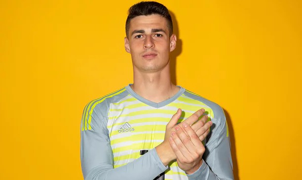 他曾是世界上最贵的门将,世界上排前五最狠的门将是谁