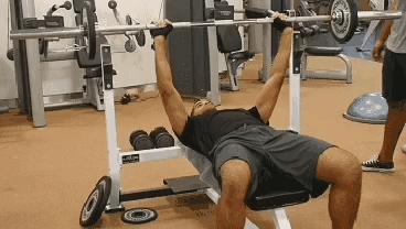 上斜卧推怎么练胸肌中缝,练胸肌最好的6个动作卧推