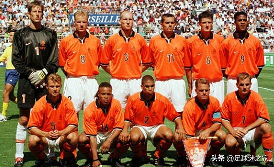 荷兰足球历届边锋,荷兰足球史上五大边锋巨星