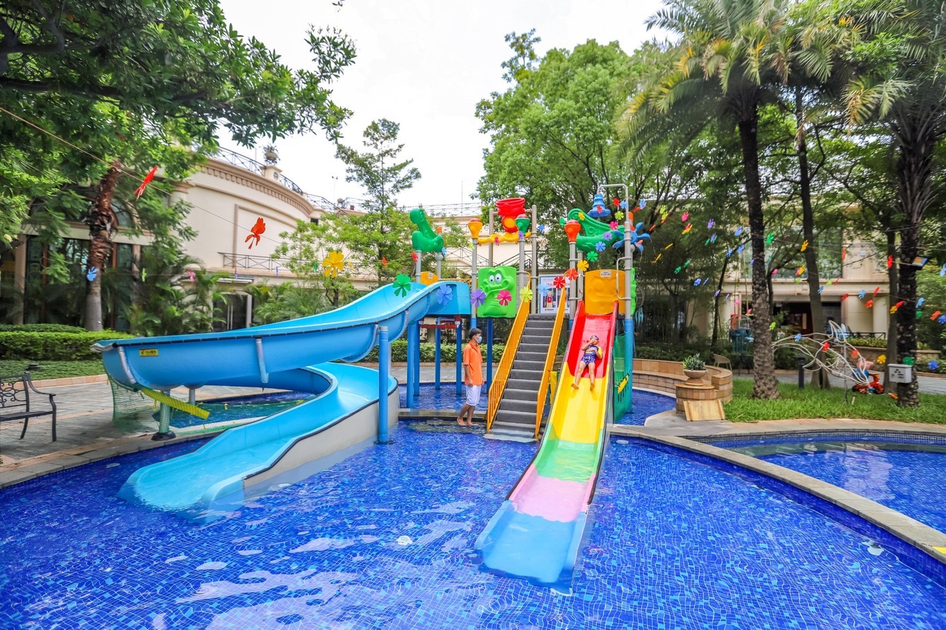 这里被称为广深后花园，每年夏天游人如织，有山有水的避暑胜地