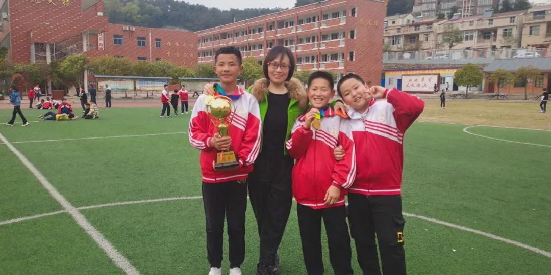 新县启福小学足球比赛,新县校长杯足球赛第四届