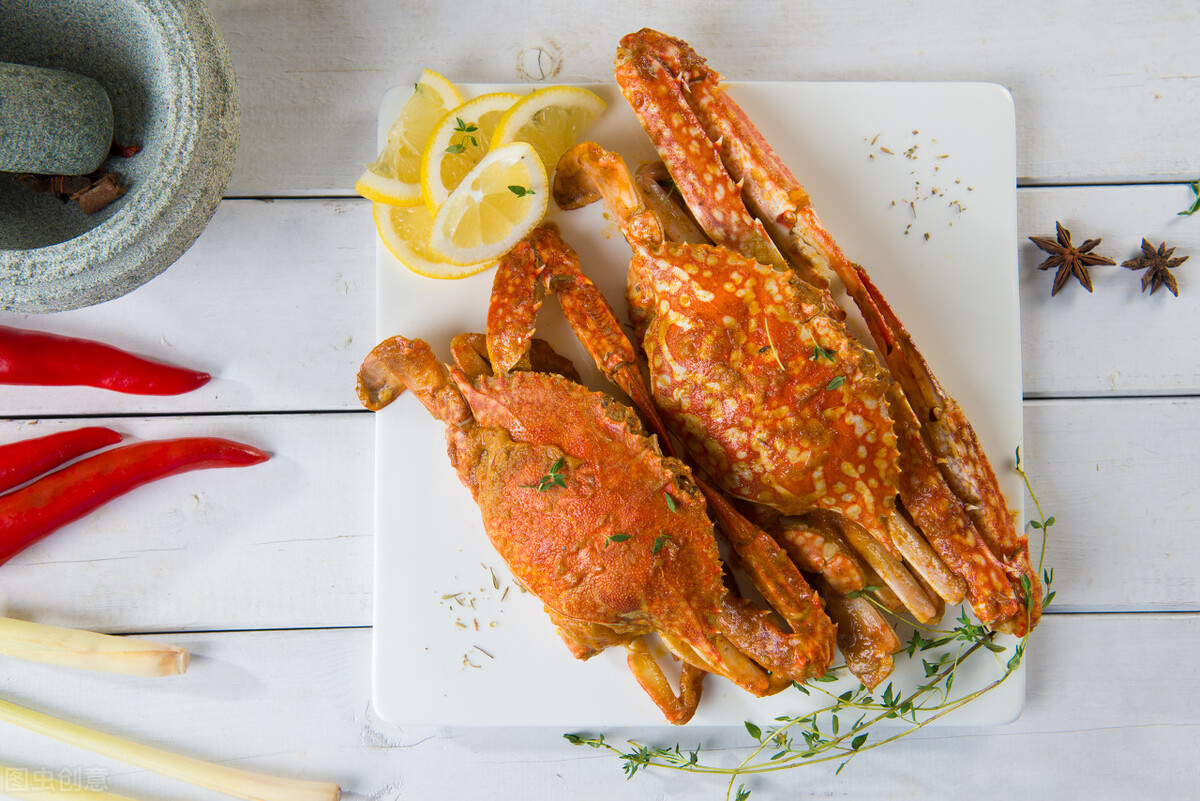 螃蟹蒸熟放冰箱好还是生着放好,蒸螃蟹时是肚子朝上还是朝下