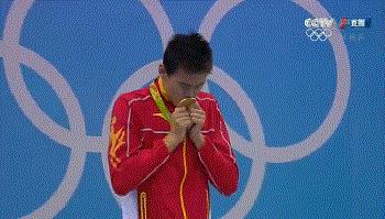 孙杨*药嗑**，尿是紫色的？loser万年老二也敢叫板！去你哔哔哔