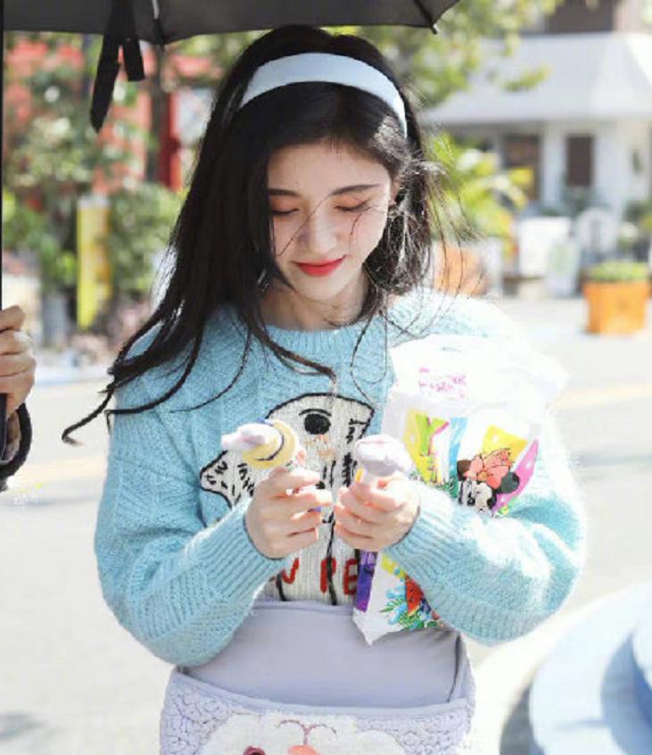 鞠婧祎穿的衣服是假货吗,鞠婧祎穿假货