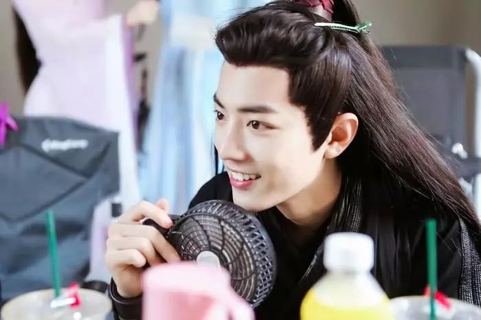 看看前辈们是如何评价肖战的,娱乐圈前辈评价肖战红海