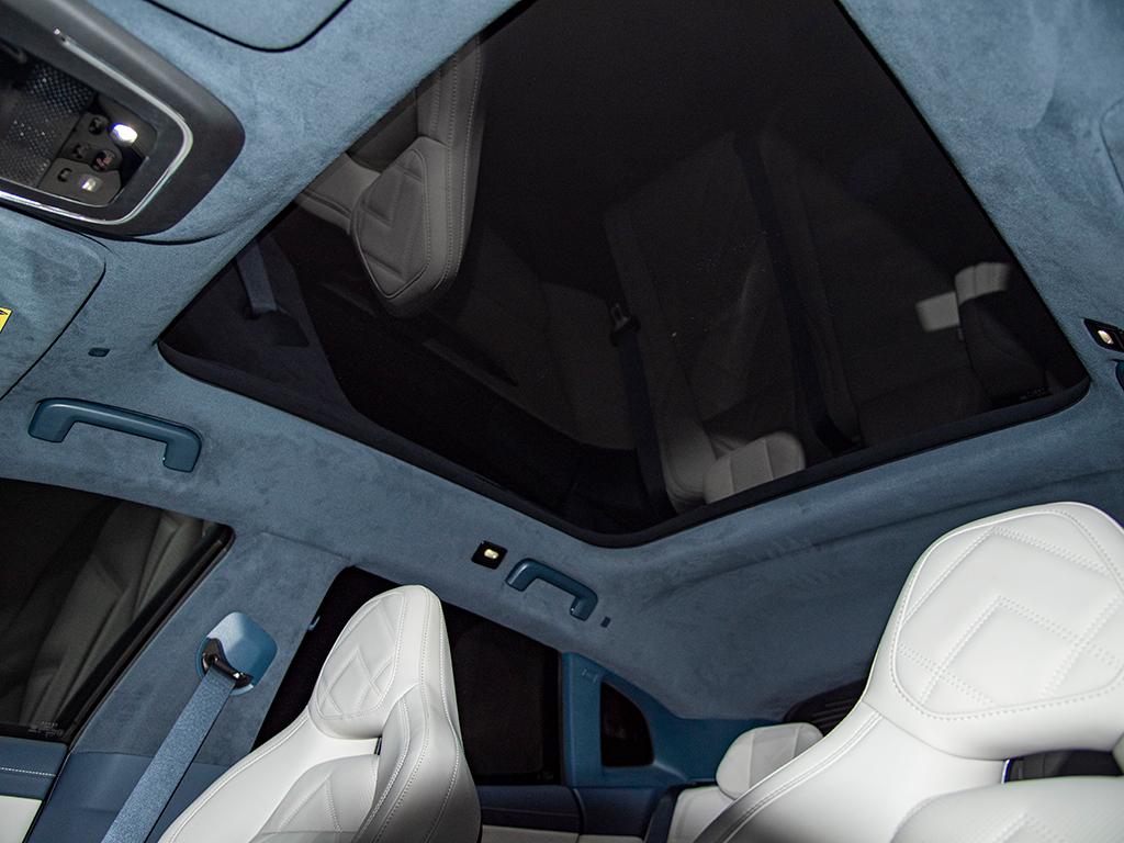 30万元的“国产版”保时捷Panamera是否值得购买？极氪001如何？