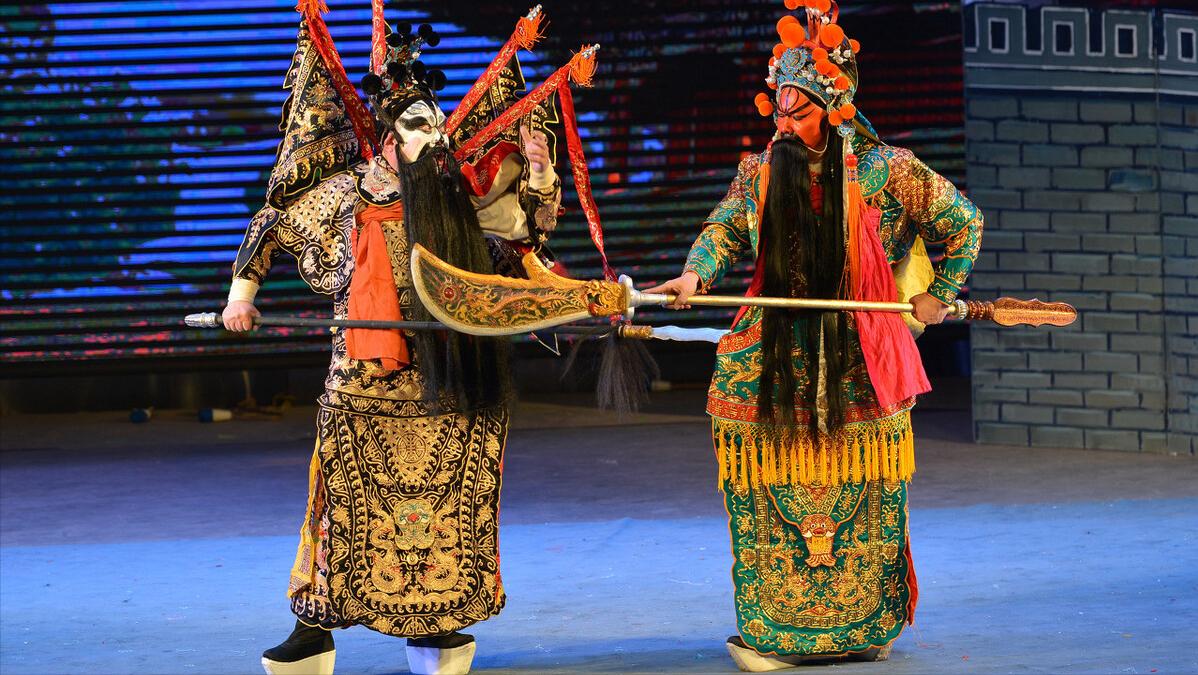 睡觉半睁眼张嘴是怎么回事,睡觉半睁着眼睛是什么原因