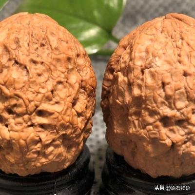 盛世收藏乱世金,文玩核桃与金丝楠高位崩盘。