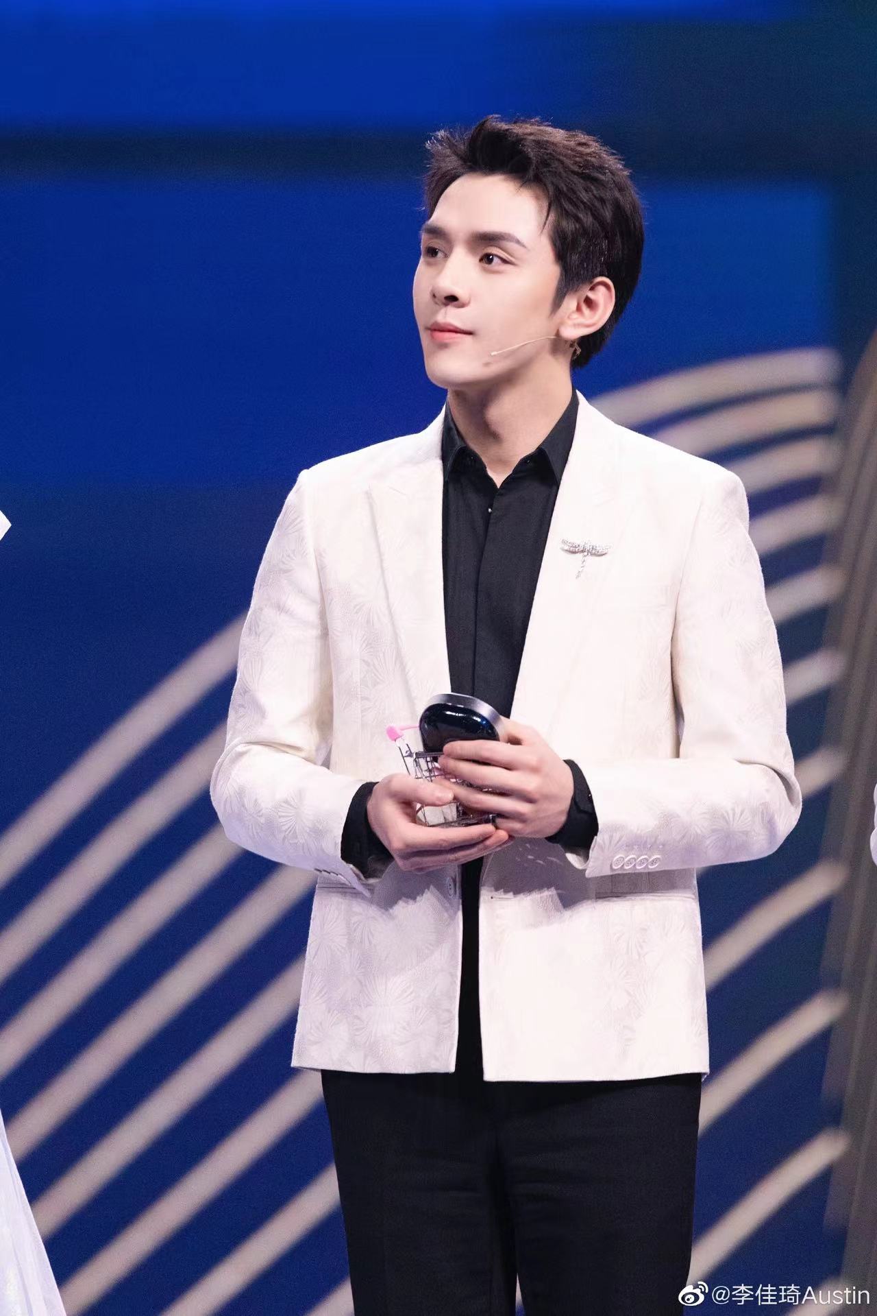 李佳琦在淘宝风生水起,李佳琦从月薪3000到年入18亿