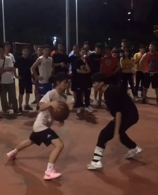 299元耐克气垫运动鞋樱花粉,耐克樱花粉女鞋推荐