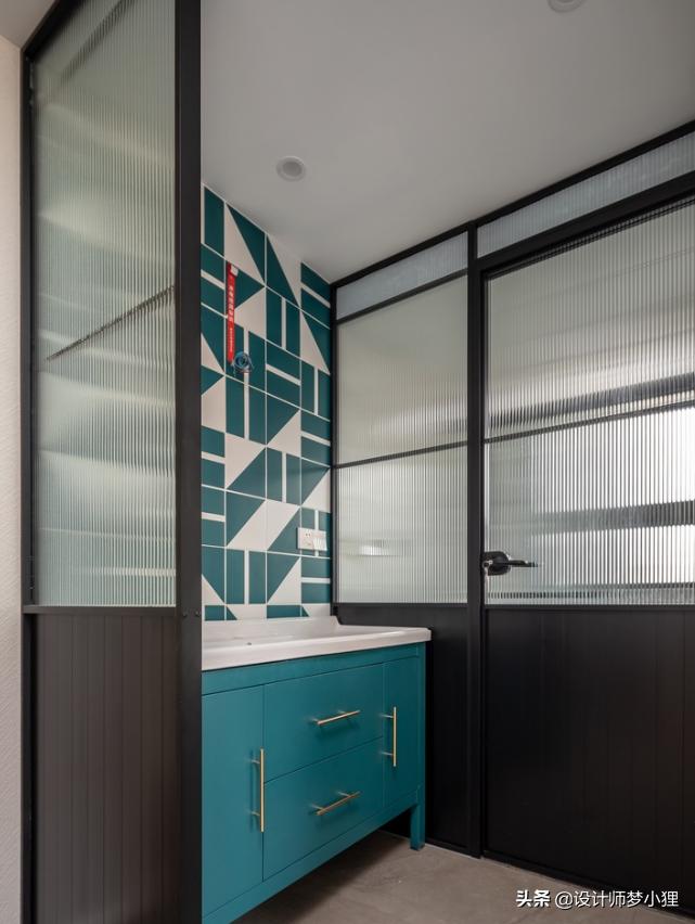 装修为什么选长虹玻璃门,长虹玻璃门让你避掉不必要的坑