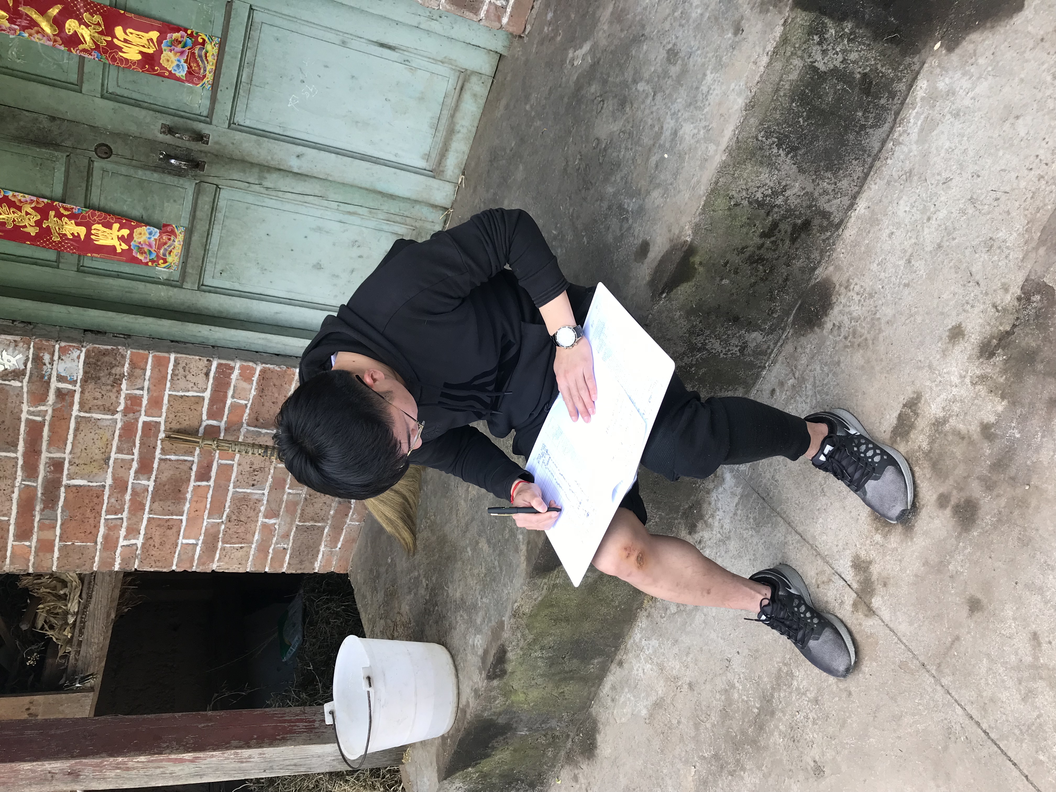 浙大干部景东扶贫：贫困发生率从12.64%降至3.49%，村民都拿他当自家人！