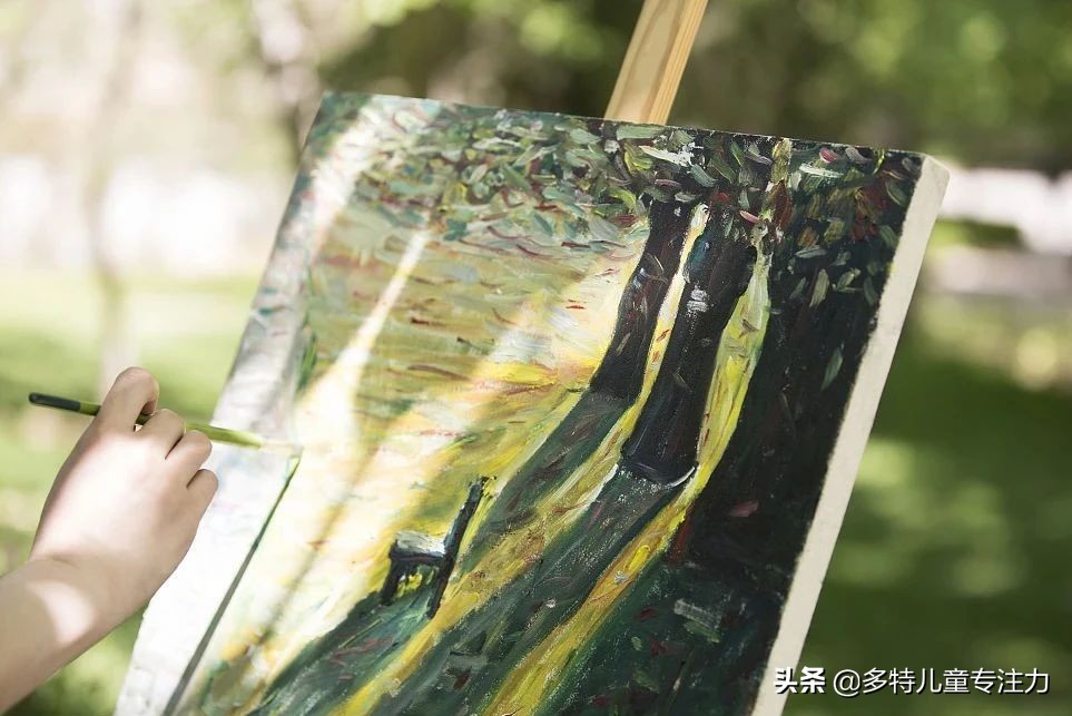 熊孩子吐口水怎么回事,小朋友吐口水的行为对不对