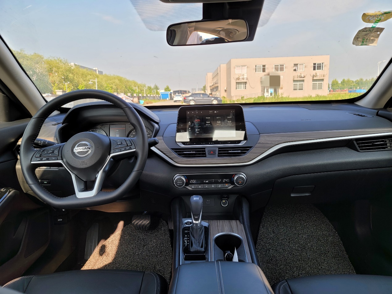 天籁2.0自吸高速第一视角,日产天籁2.0t0到100加速视频