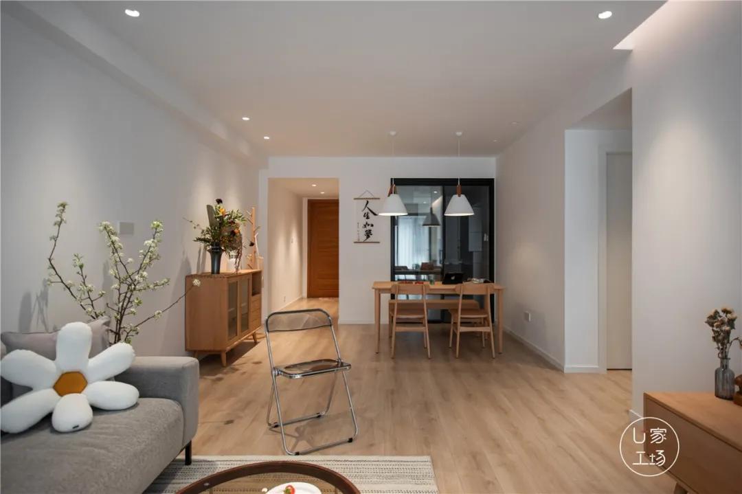 89㎡出租屋“变身”日式极简美宅,无主灯+藤编原木,玩出新花样