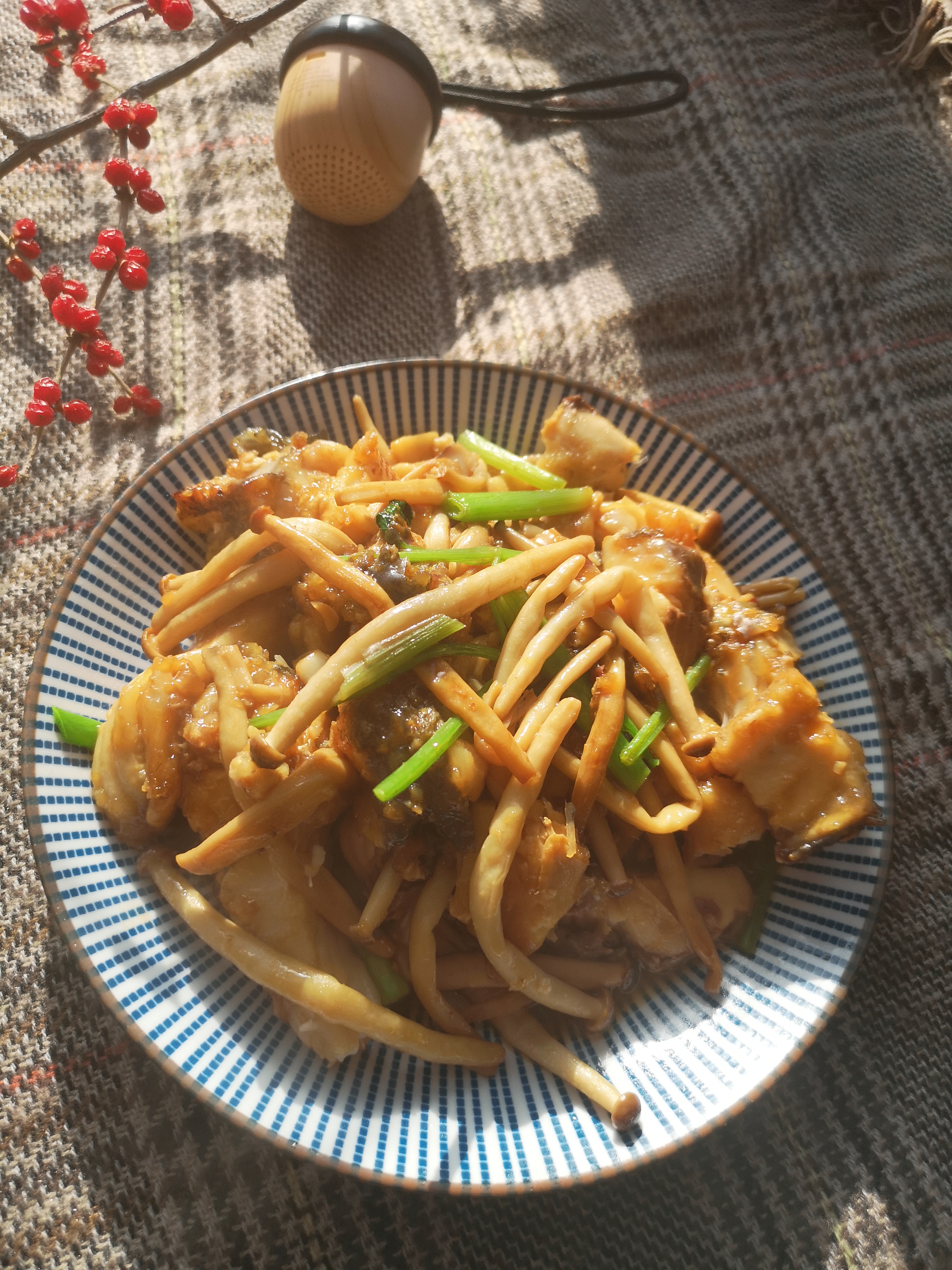 草鱼炖海鲜菇,正宗家常海鲜菇火锅鱼做法