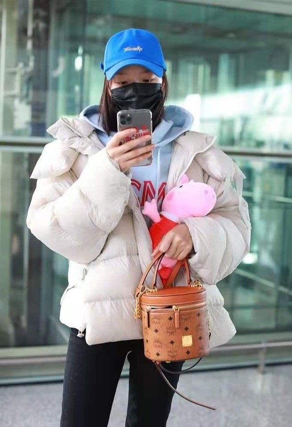 过年穿白色羽绒服,过年穿白色羽绒服好吗