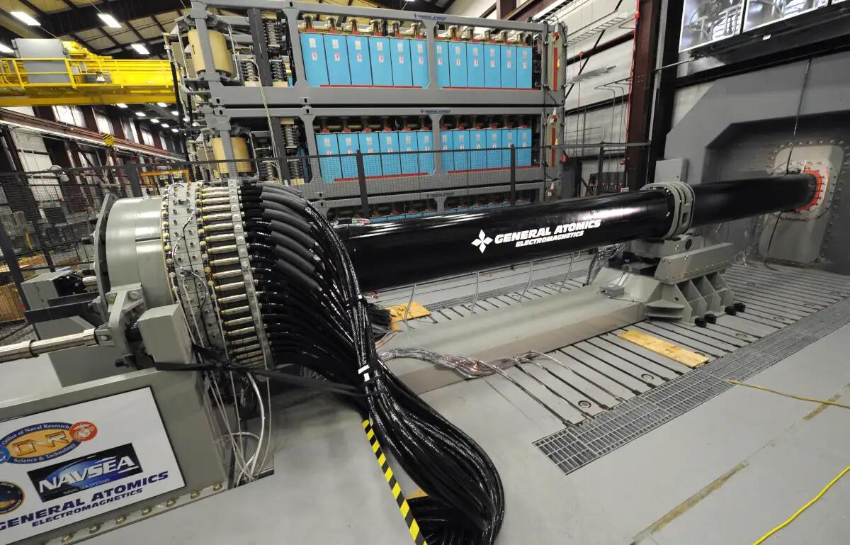 黑科技！央视曝光国产电磁炮，不*飞机打**、航母，用来打山火？