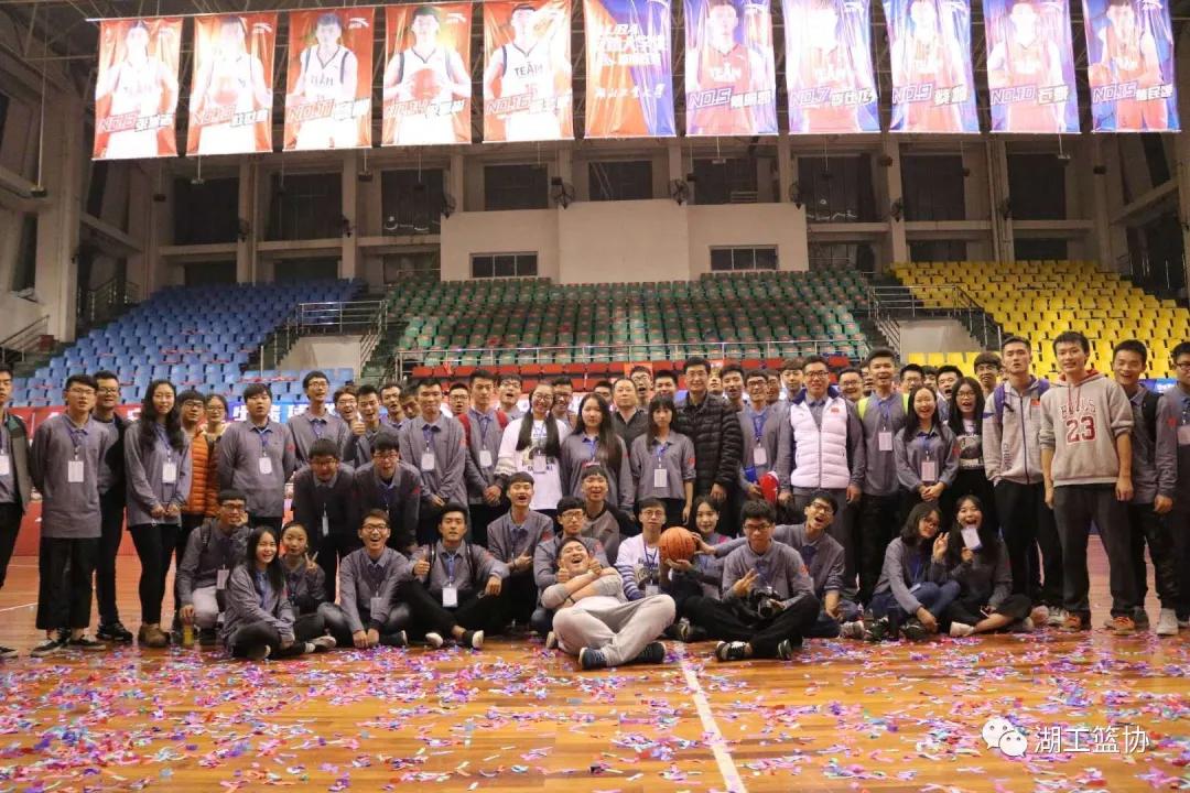 五年长卷画完待续篮球精神永不停歇