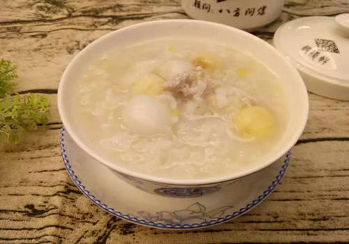 养狗皮肤病怎么治,养狗长狗虱子怎么处理