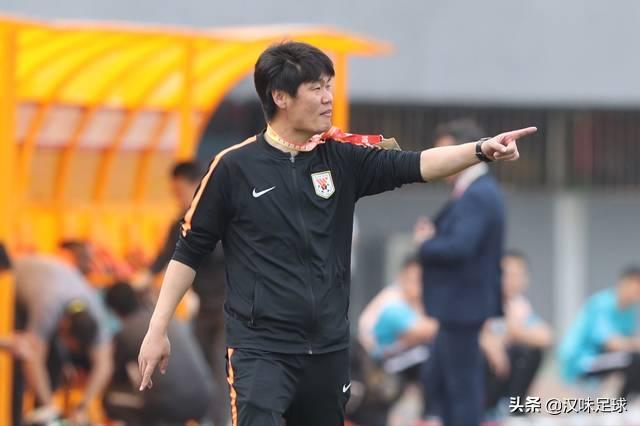 李霄鹏山东鲁能战术,李霄鹏安排的国足阵容