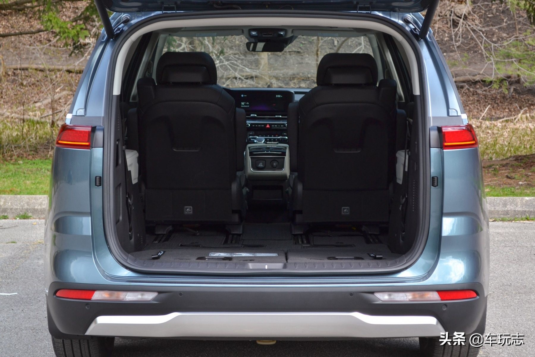 2023款起亚嘉华亮相,起亚嘉华国产mpv2020款高顶