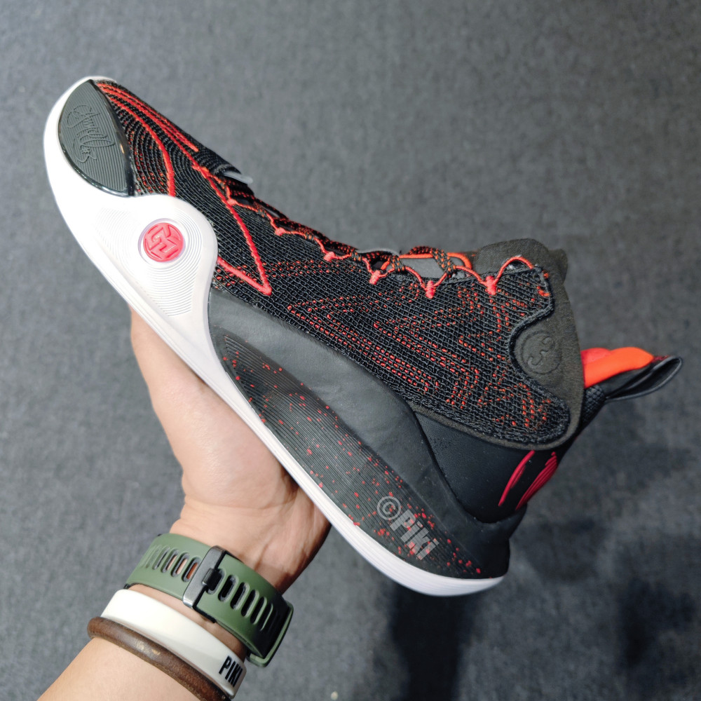 CJ1代终于要来了，新款板鞋时尚度满分，李宁这波新品太诱人