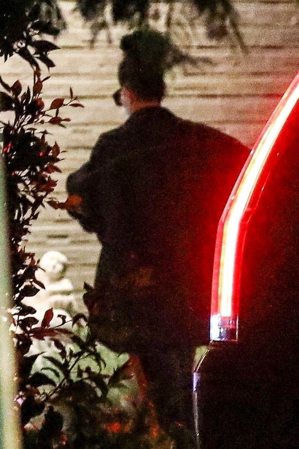 蕾哈娜摔倒,蕾哈娜摔伤后现身街头