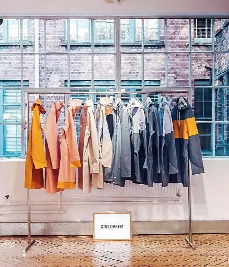 问江南“晴为何物”，你见过这些时尚品牌的雨衣、雨靴吗？