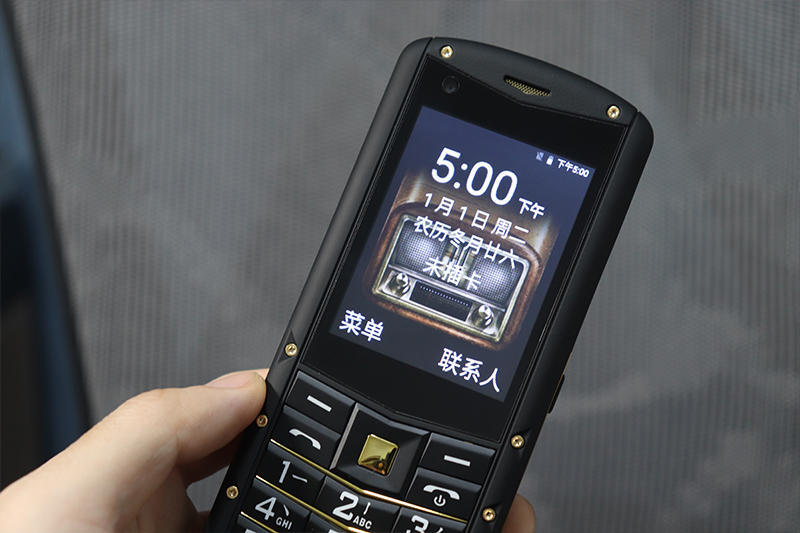 砸碎老诺记的碑，我辈岂是蓬蒿人！AGMM5攀登版三防老人机体验