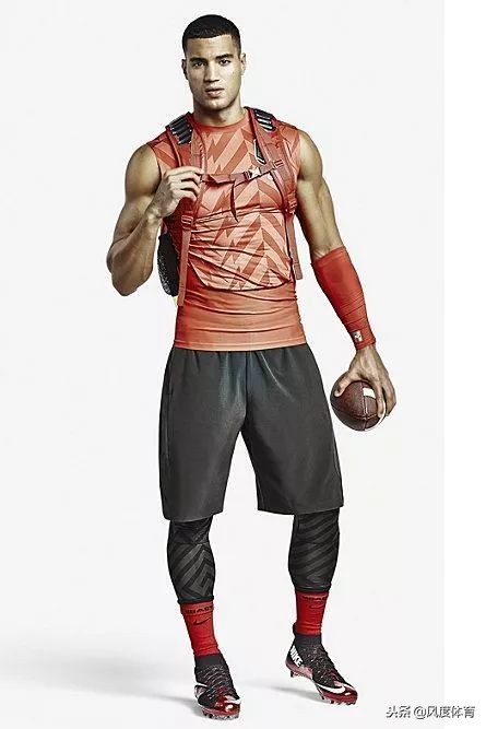 健身肌肉男穿衣搭配图片,肌肉男在健身穿衣搭配