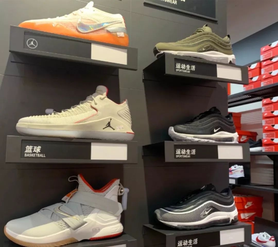 60块钱的耐克鞋,60块钱买阿迪