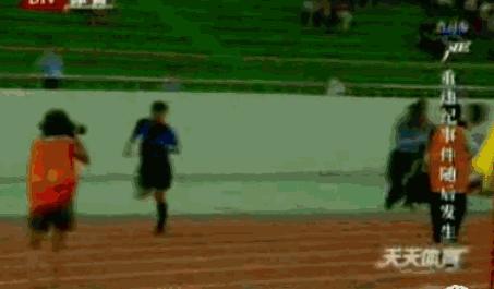 那些年国足的中超名场面,中国国足踢球名场面