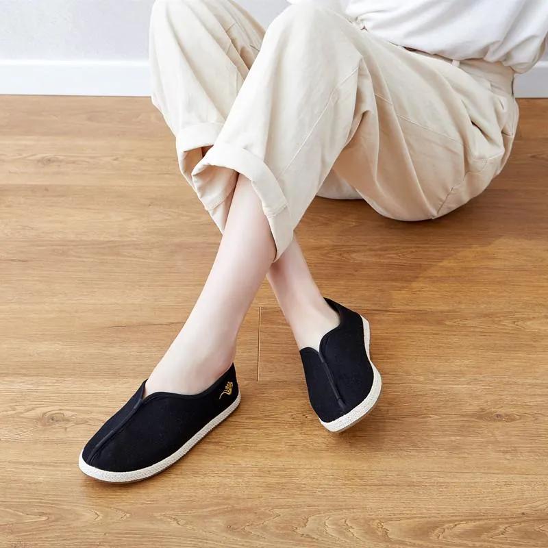 老北京布鞋穿起来真舒服,中国人穿的老布鞋