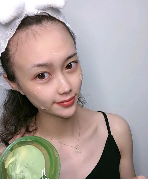 芦荟胶面膜有什么作用与功效,芦荟胶可以当补水面膜使用吗