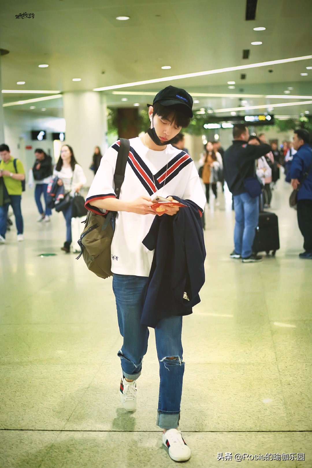 纠正体态美背,圆肩驼背松弛感穿搭