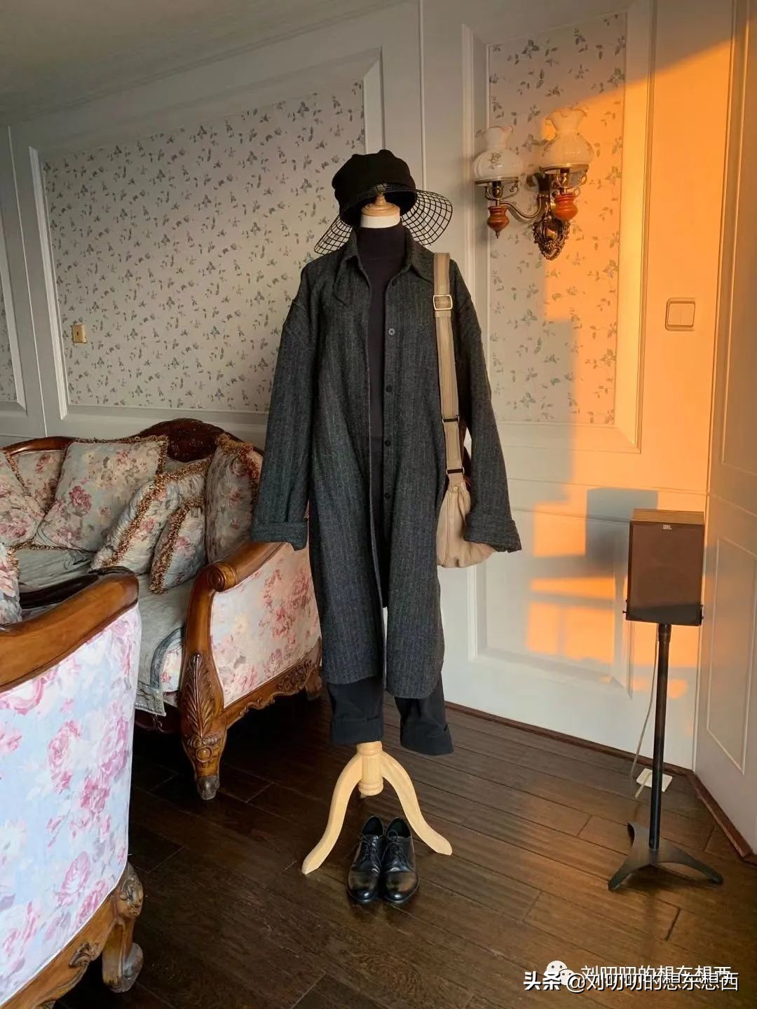 女人背厚夏天适合穿什么样的衣服,宽肩厚背的人穿什么好看