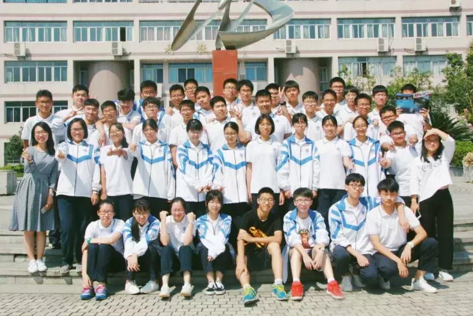 “东芝杯”最大赢家！站上讲台，这个才貌双全的女孩会发光！