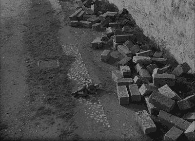 《广岛之恋》将时代劈开的现代电影开山之作24小时内的婚外情