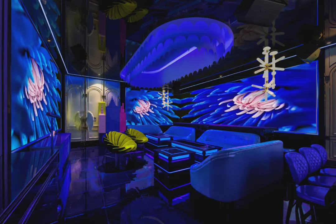 眉间是银河,眉间有银河眼中有星辰什么意思