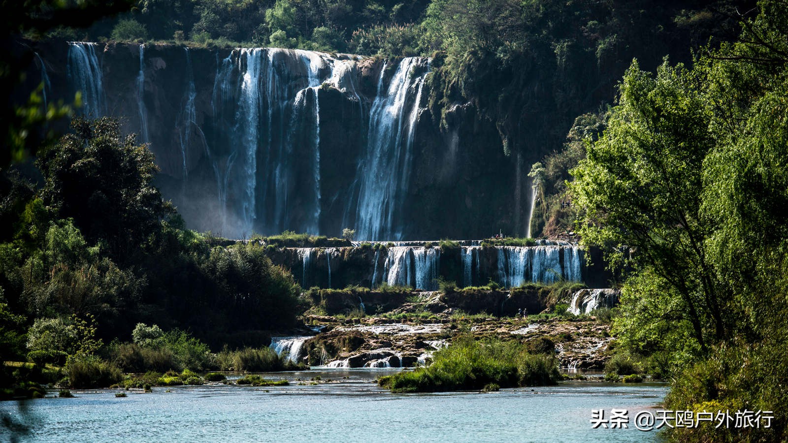 罗平九龙瀑布附近油菜花风光图片,九龙瀑布和罗平油菜花一日游