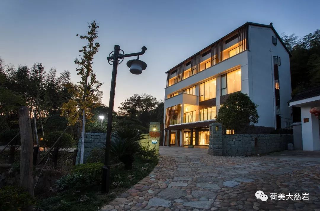 夜新叶，新叶夜，夜夜夜夜夜！唱吧醉仙居，探秘奶茶吧，茶憩戏曲馆，漫步烟花巷……每周六晚